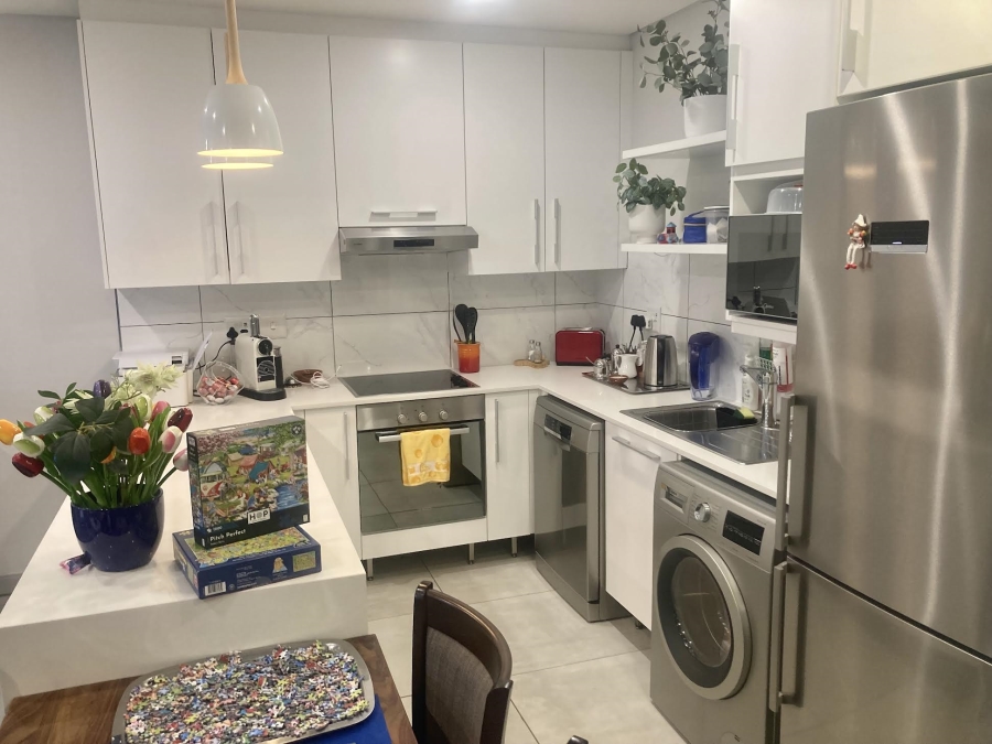 To Let 2 Bedroom Property for Rent in Rondebosch Western Cape